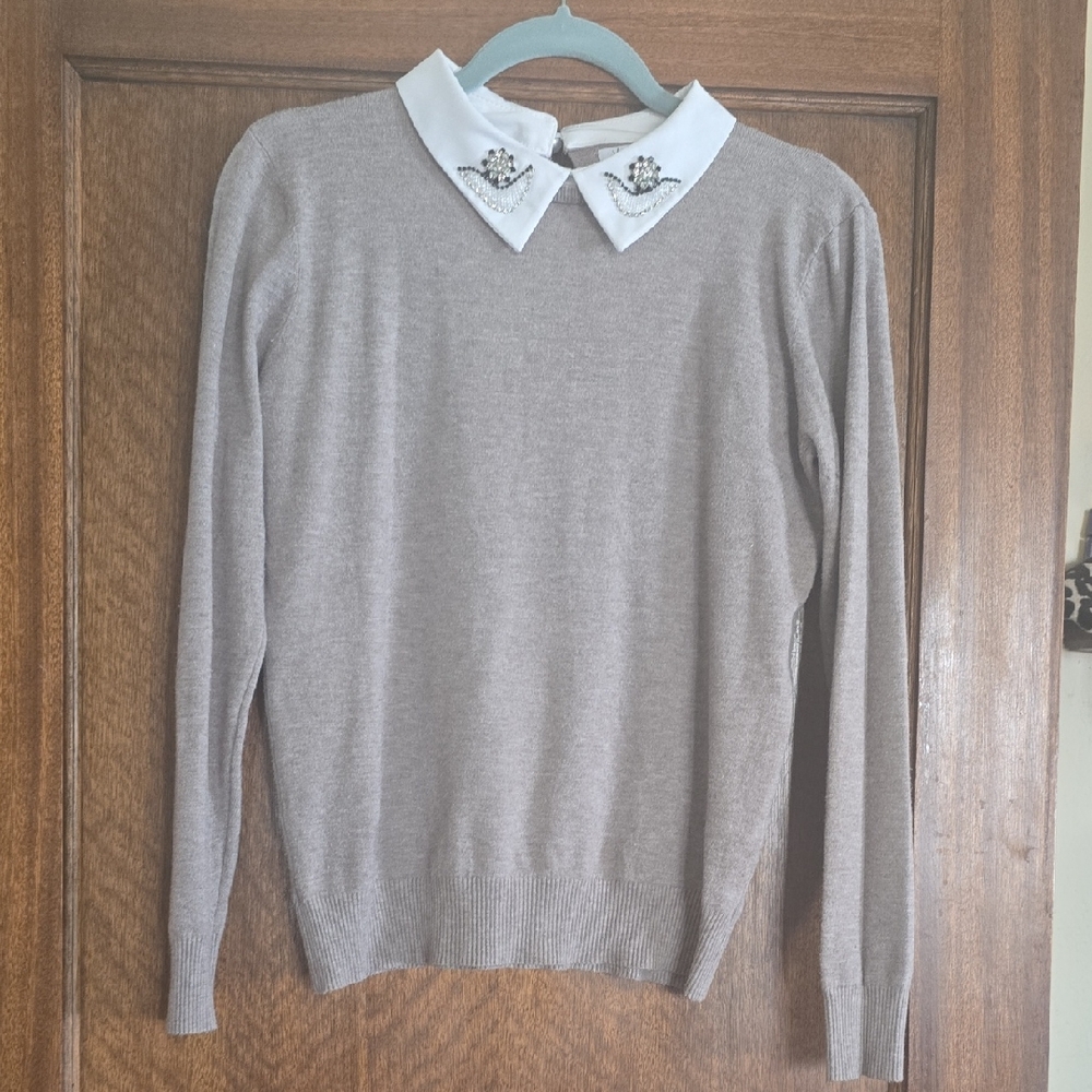 Milano Gray Sweater with White Accents